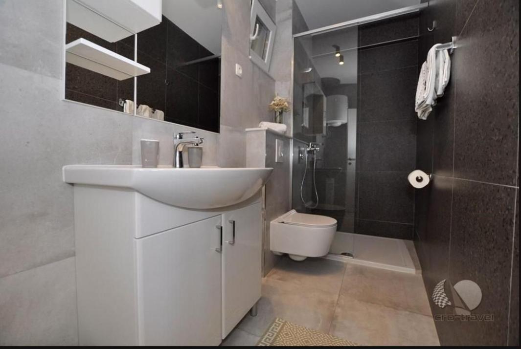 Apartmani Miranda Drašnice Zewnętrze zdjęcie