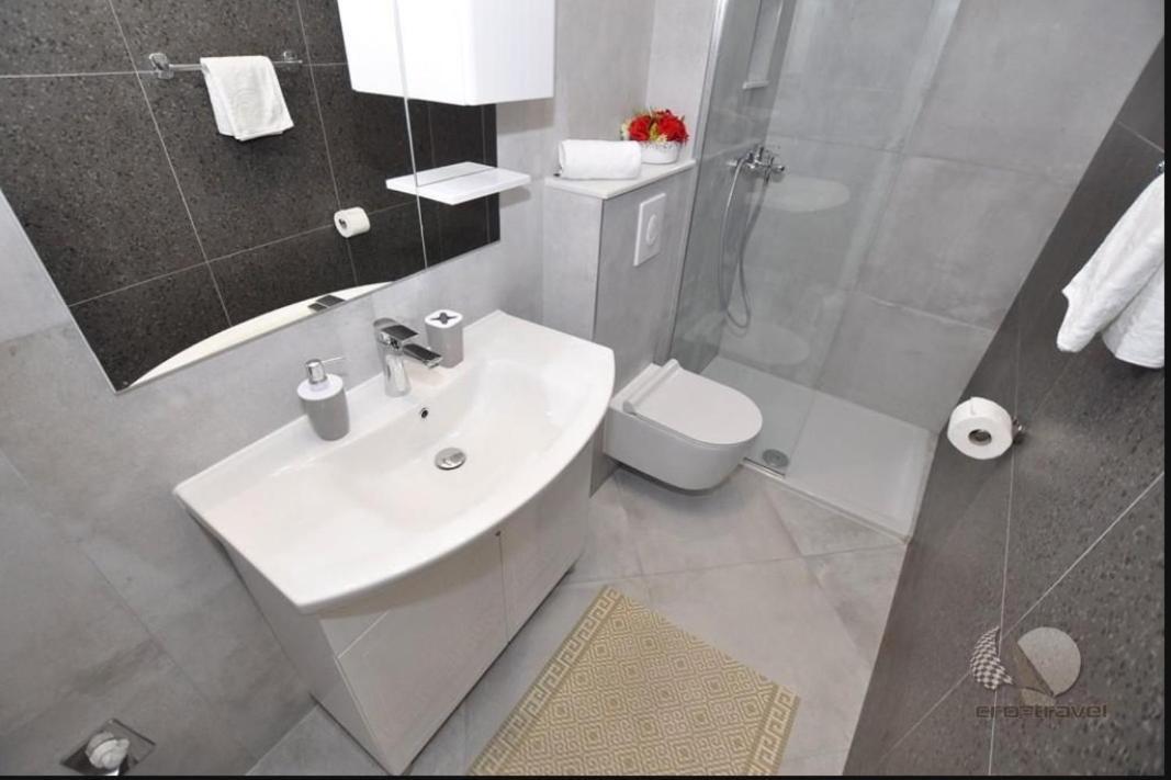 Apartmani Miranda Drašnice Zewnętrze zdjęcie